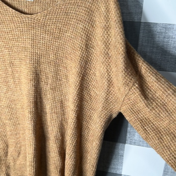 Free People Oversized Sweater - Picture 3 of 6